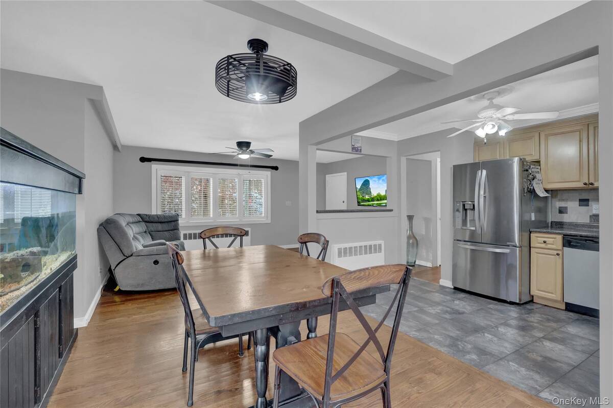 #8 photo, 199 August Road, North Babylon , NY 11703