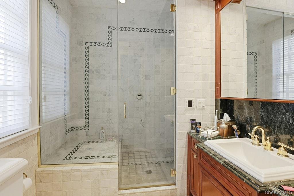 #20 photo, 1 Beech Tree Lane, Нассау ‖ Brookville , NY 11545