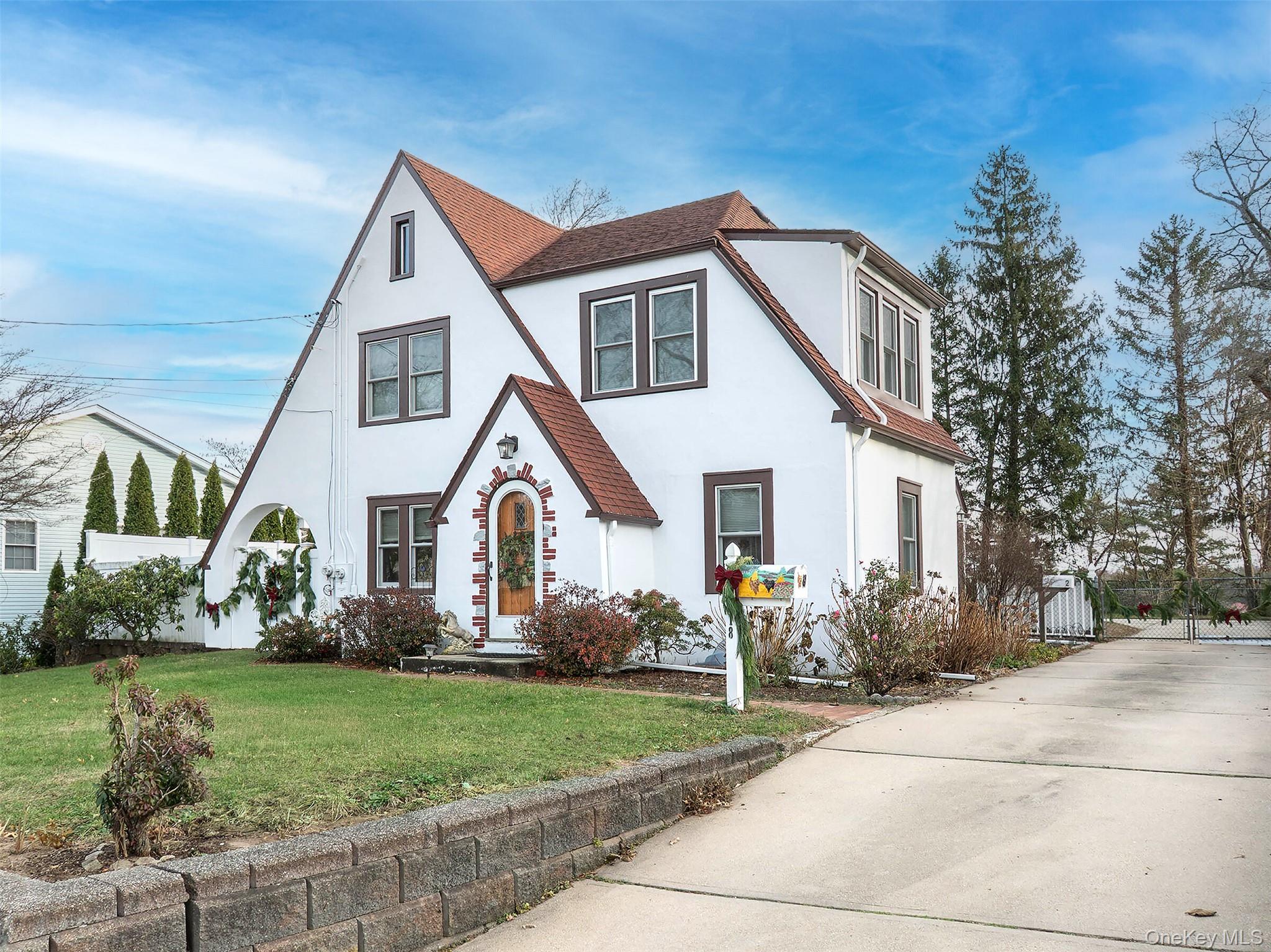 #2 photo, 118 McLaughlin Street, Glen Cove , NY 11542