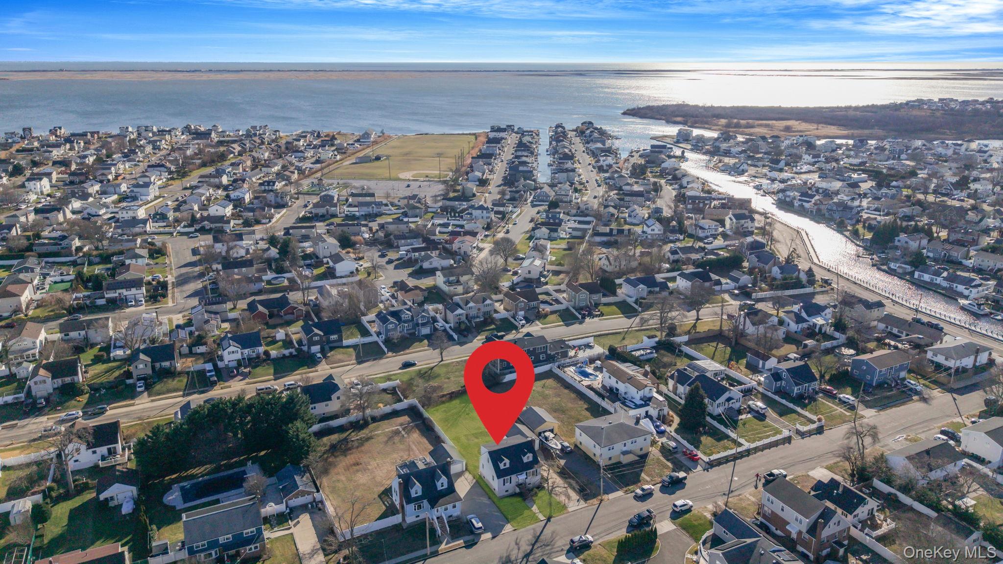 #2 photo, 67 Orchard Street, Саффолк ‖ Lindenhurst , NY 11757