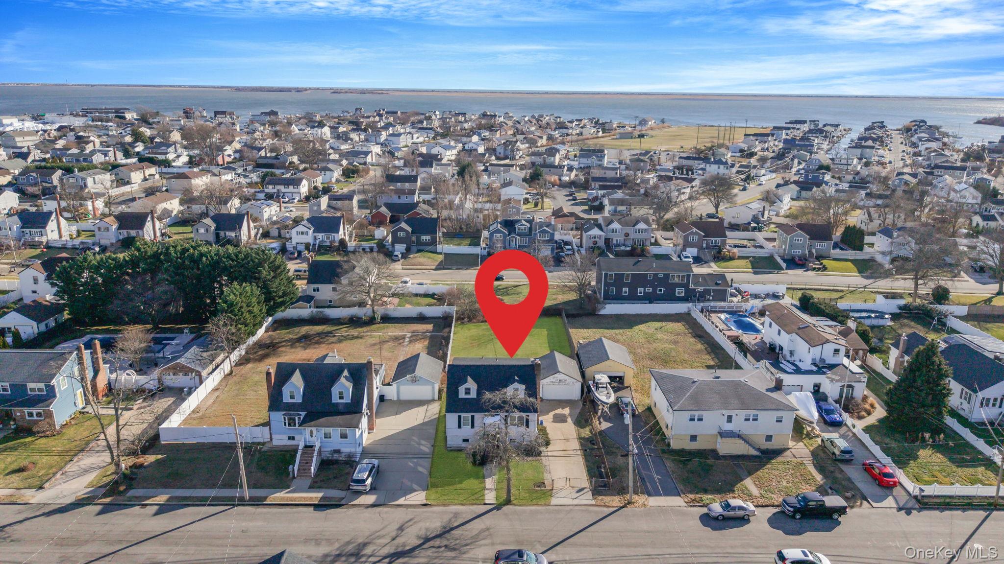 #3 photo, 67 Orchard Street, Саффолк ‖ Lindenhurst , NY 11757