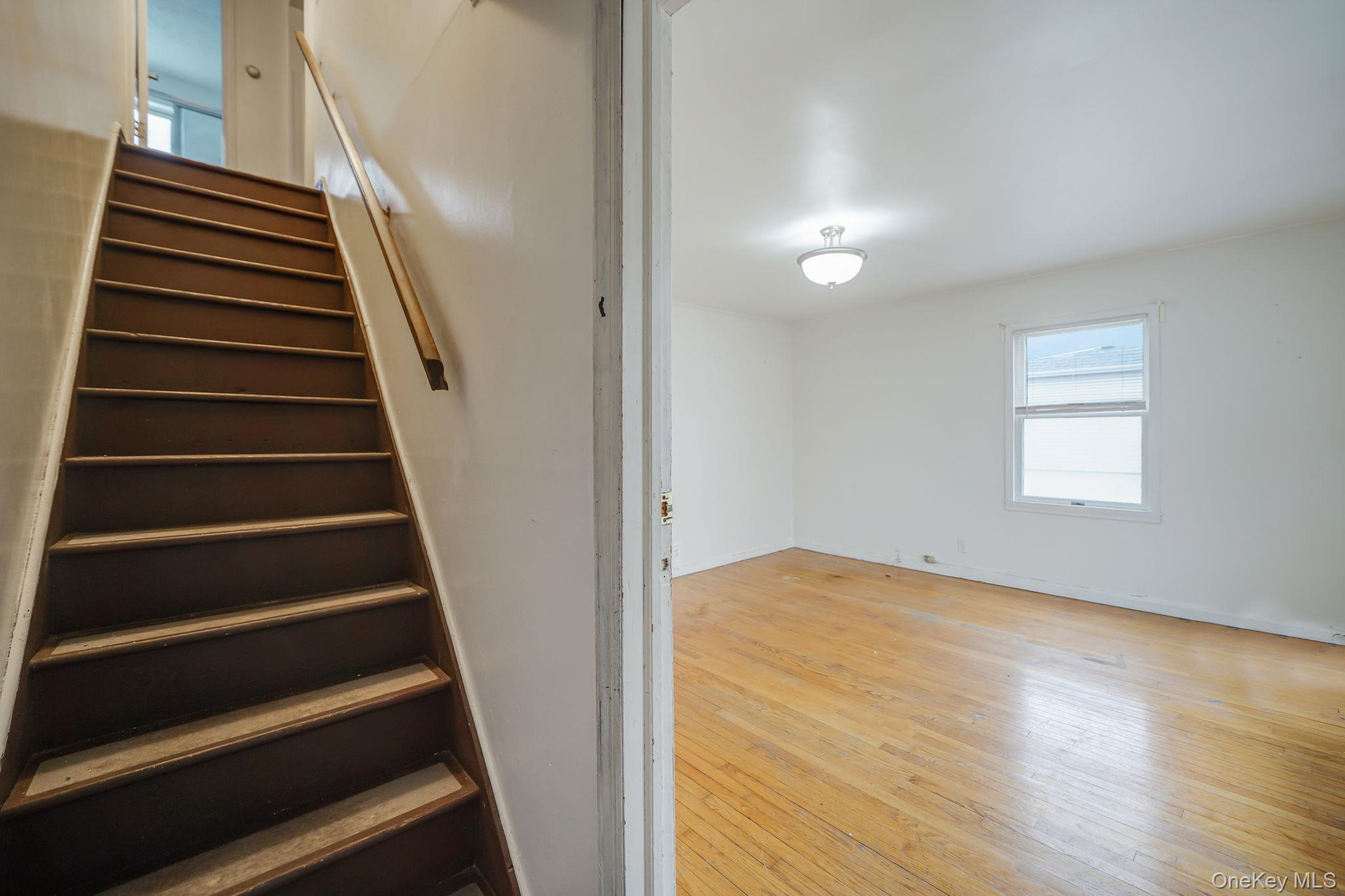 #9 photo, 67 Orchard Street, Саффолк ‖ Lindenhurst , NY 11757