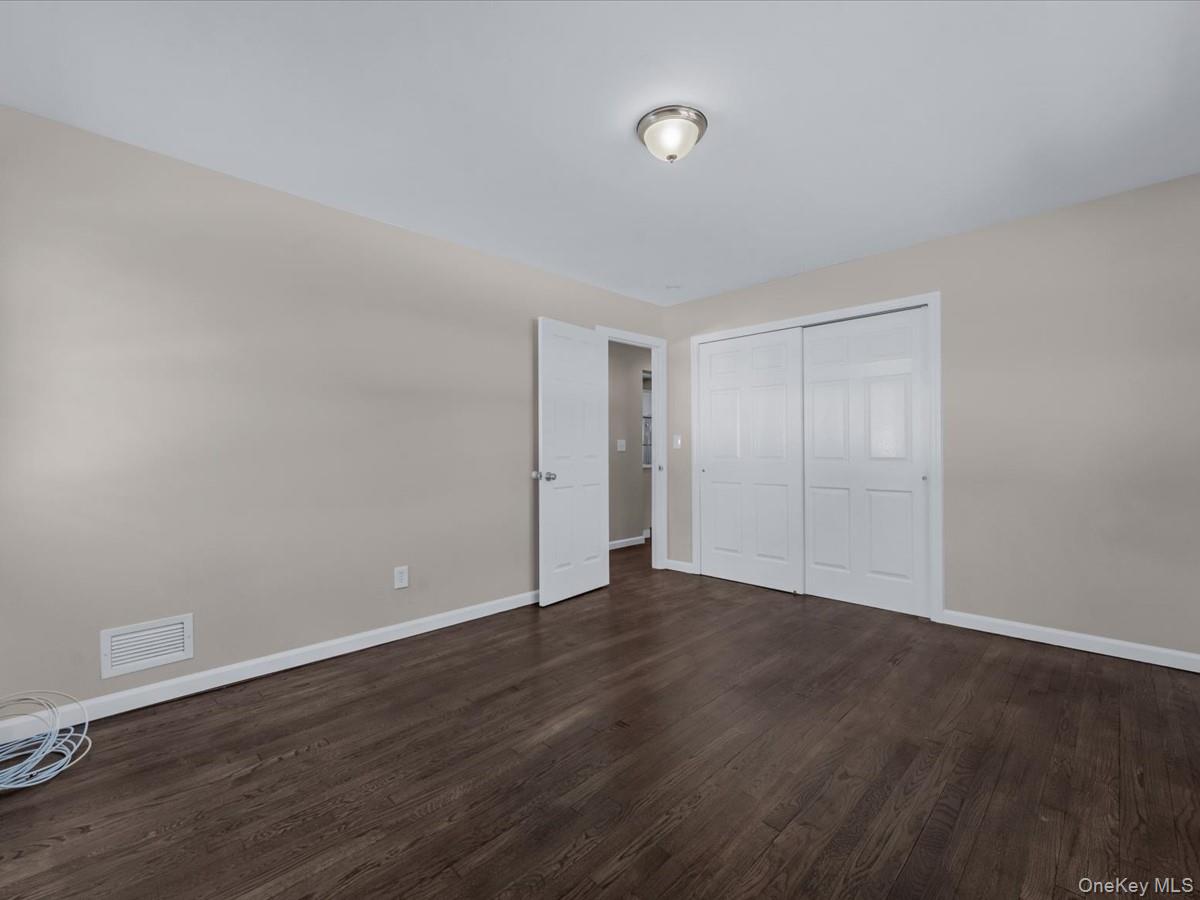 #11 photo, 181 Whittier Avenue, Саффолк ‖ North Babylon , NY 11703