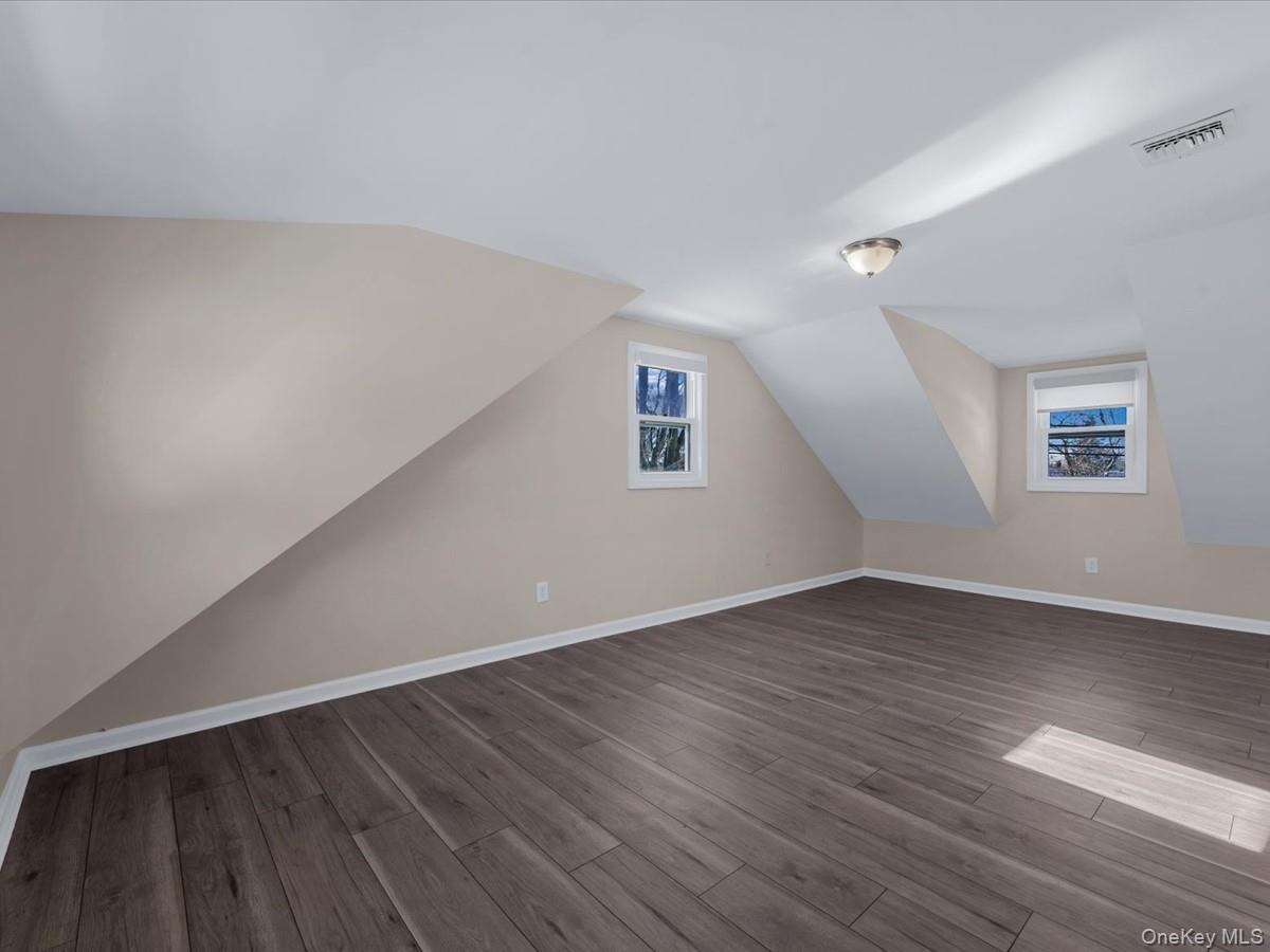 #17 photo, 181 Whittier Avenue, Саффолк ‖ North Babylon , NY 11703