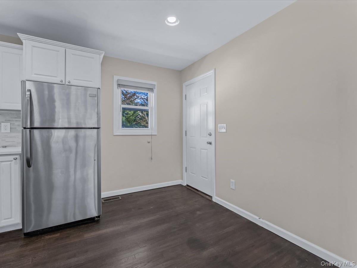 #7 photo, 181 Whittier Avenue, Саффолк ‖ North Babylon , NY 11703