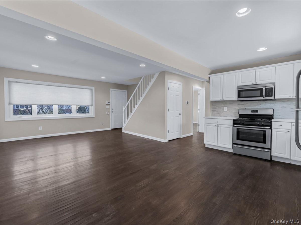 #8 photo, 181 Whittier Avenue, Саффолк ‖ North Babylon , NY 11703