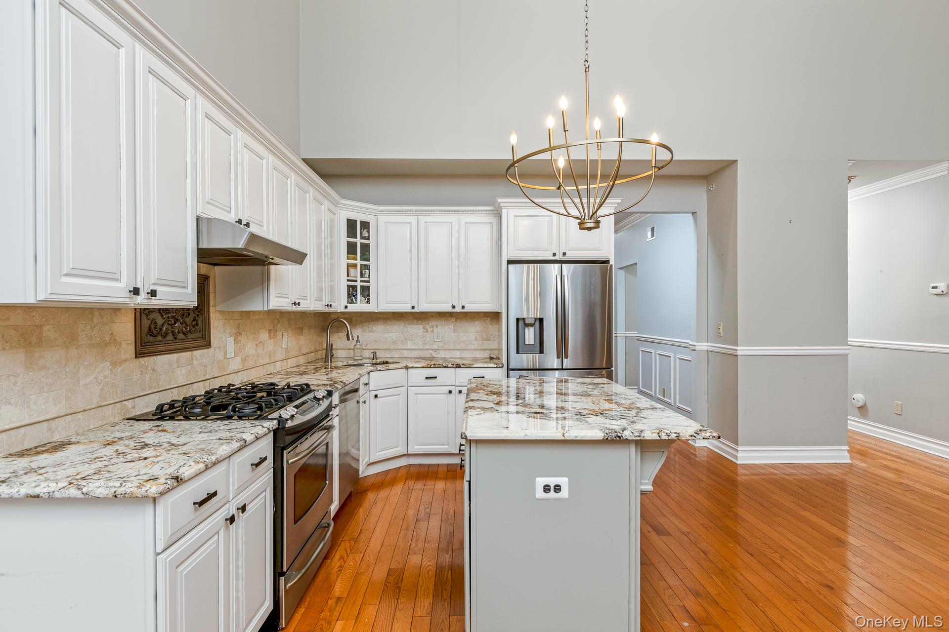 #15 photo, 45 Halley Lane, Саффолк ‖ Miller Place , NY 11764