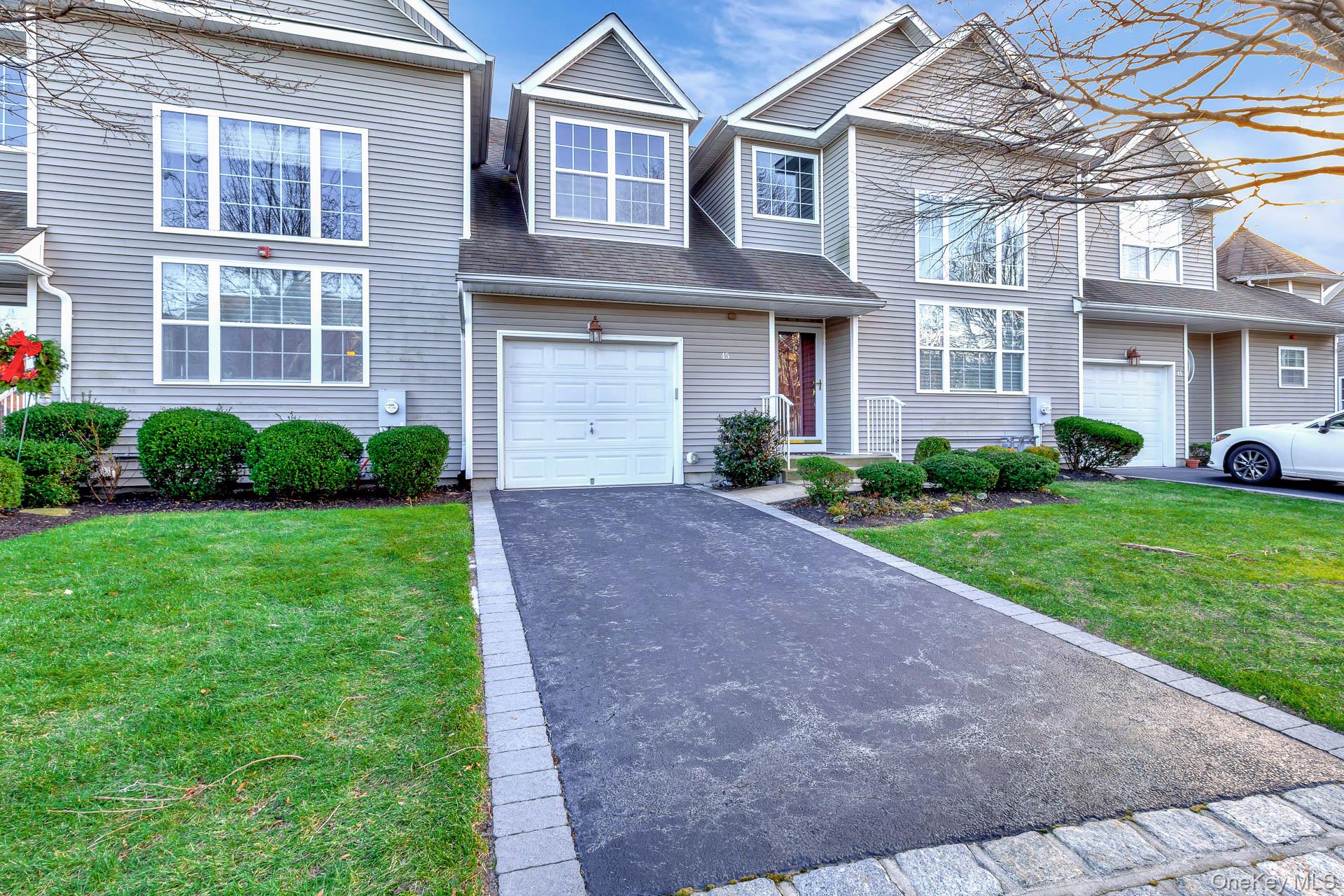 #2 photo, 45 Halley Lane, Саффолк ‖ Miller Place , NY 11764