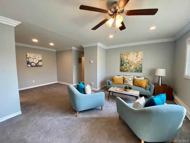 #3 photo, 323 Brook Avenue, سوفولك Bay Shore , NY 11706