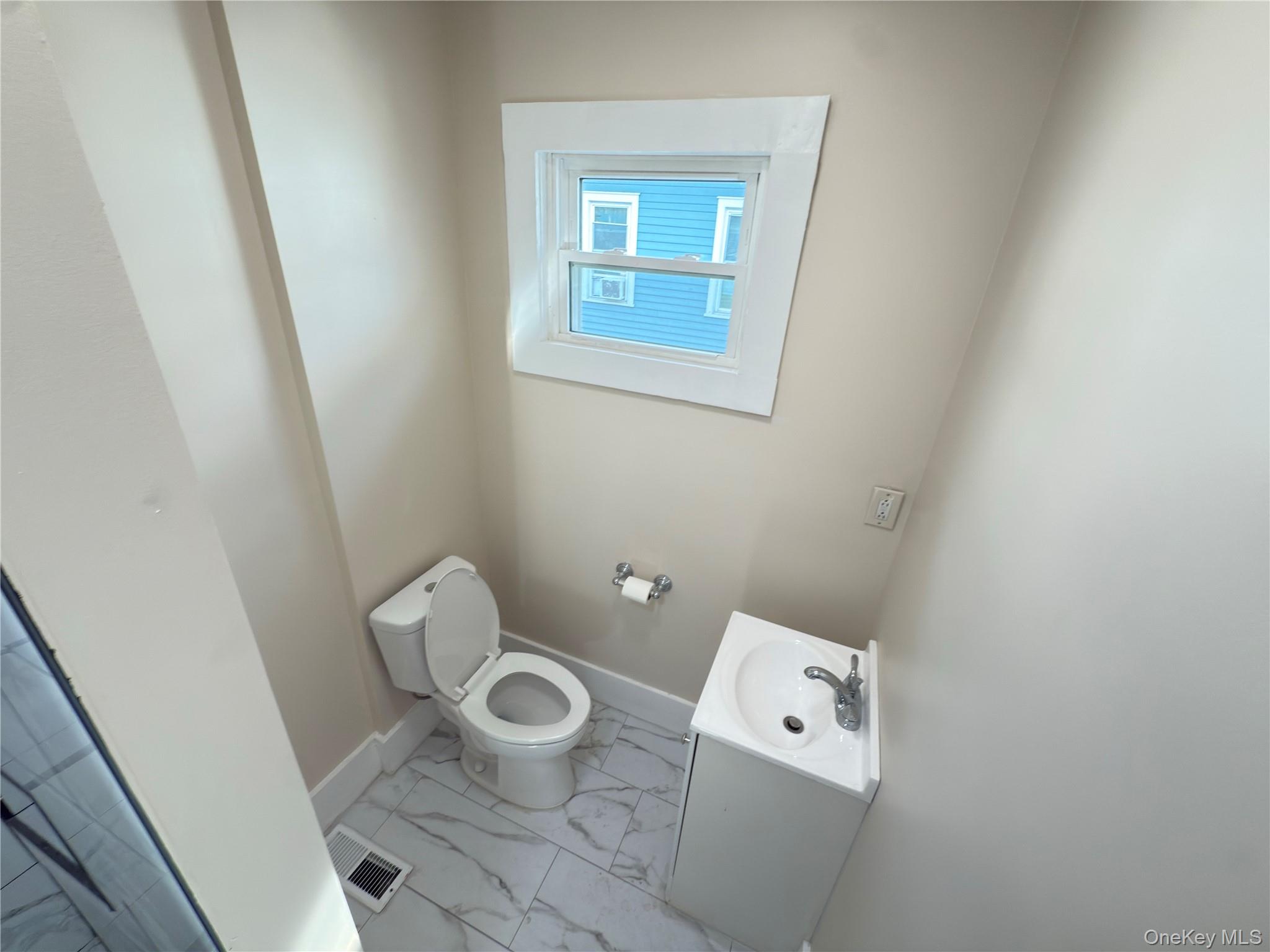 #10 photo, 89 S Cherry Street, Poughkeepsie , NY 12601