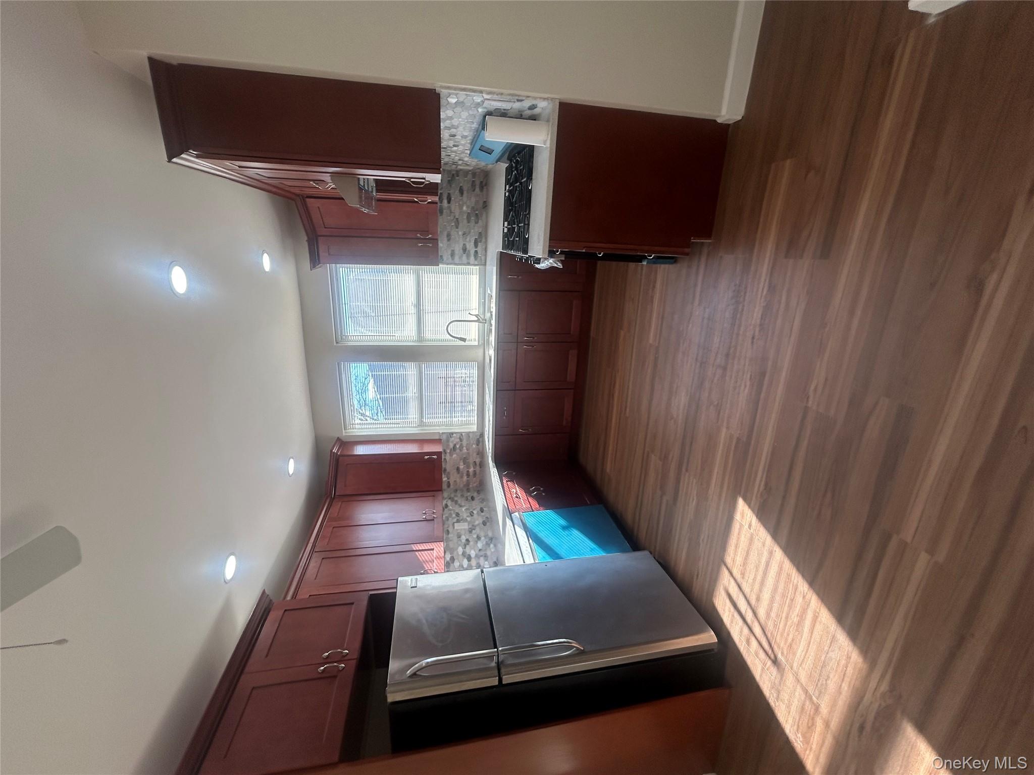 #5 photo, 33 Horatio Street, Yonkers , NY 10710