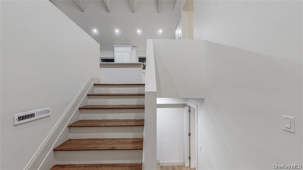 #2 photo, 177 Red Creek Road, מחוז סאפוק Hampton Bays , NY 11946