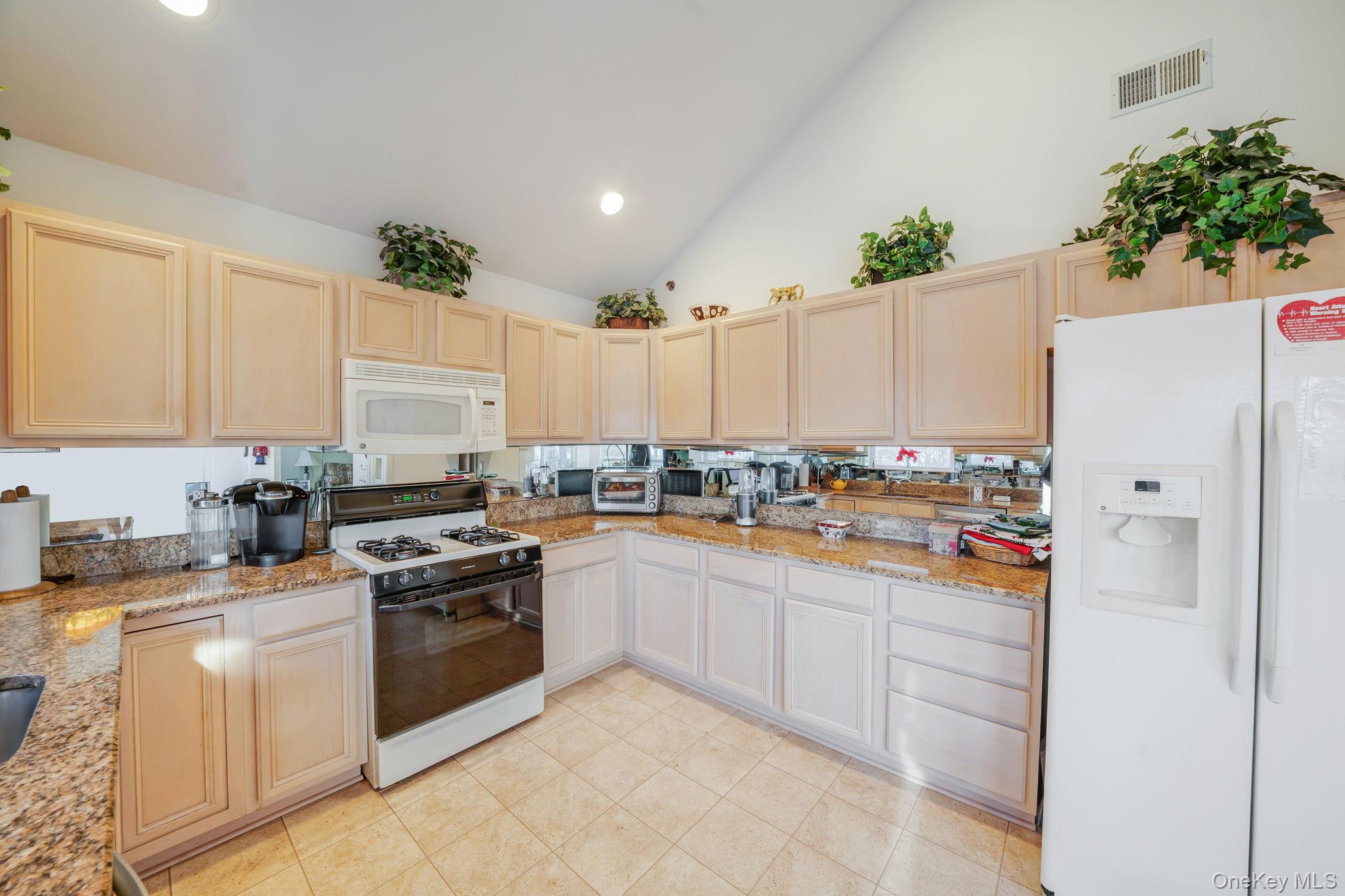 #10 photo, 2101 Nicole Drive, Port Jefferson Station , NY 11776