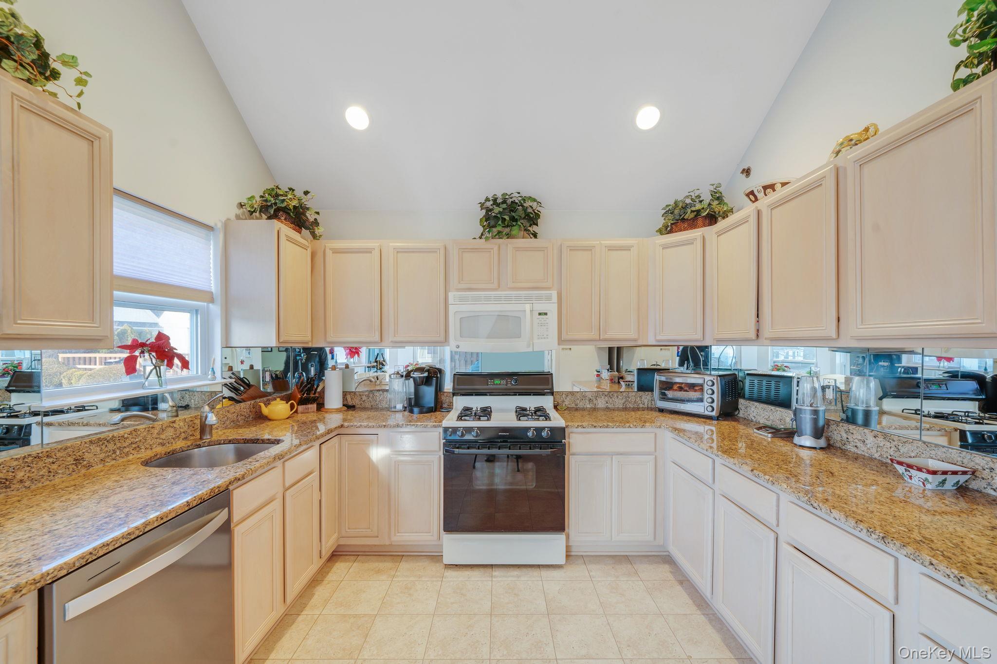 #11 photo, 2101 Nicole Drive, Port Jefferson Station , NY 11776