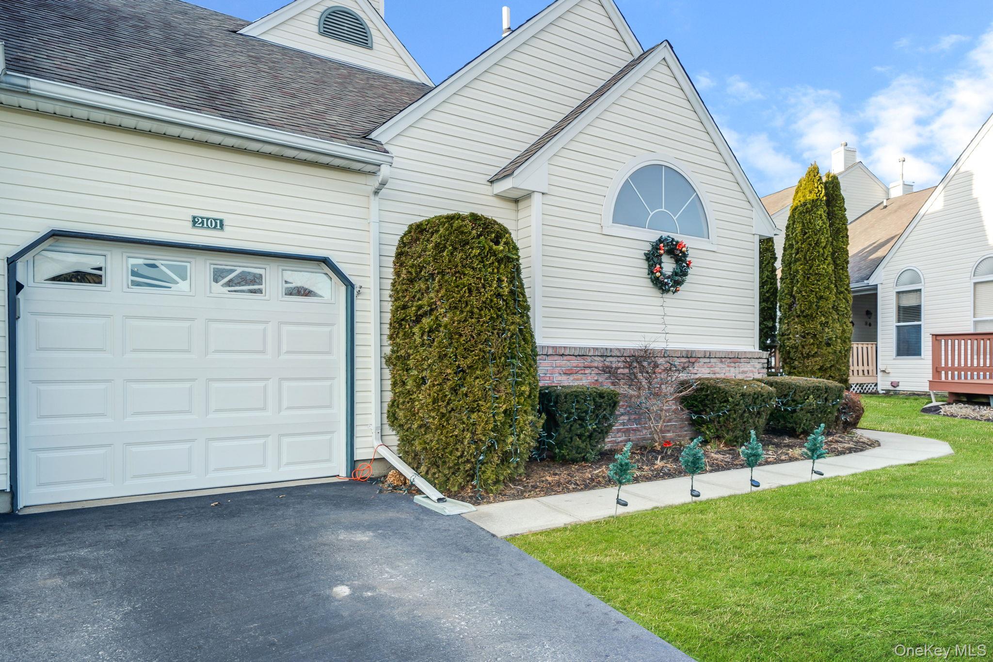 #2 photo, 2101 Nicole Drive, Port Jefferson Station , NY 11776