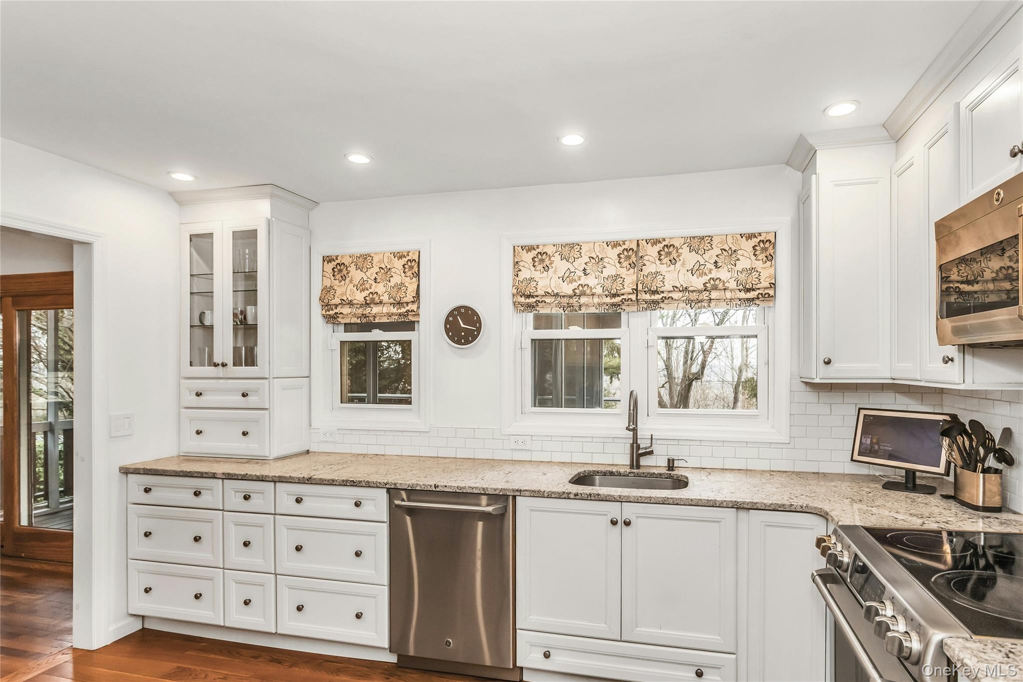 #13 photo, 16 Cliff Way, Port Washington , NY 11050