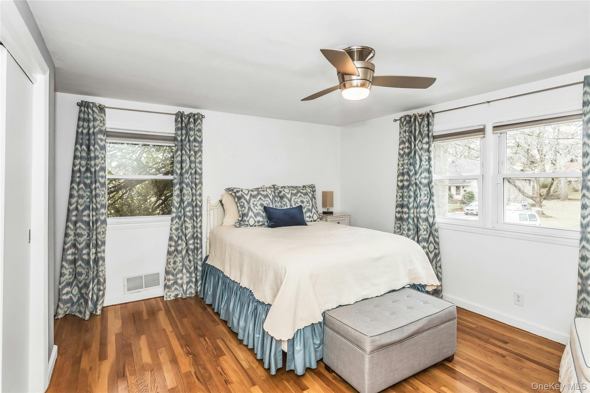 #18 photo, 16 Cliff Way, Port Washington , NY 11050