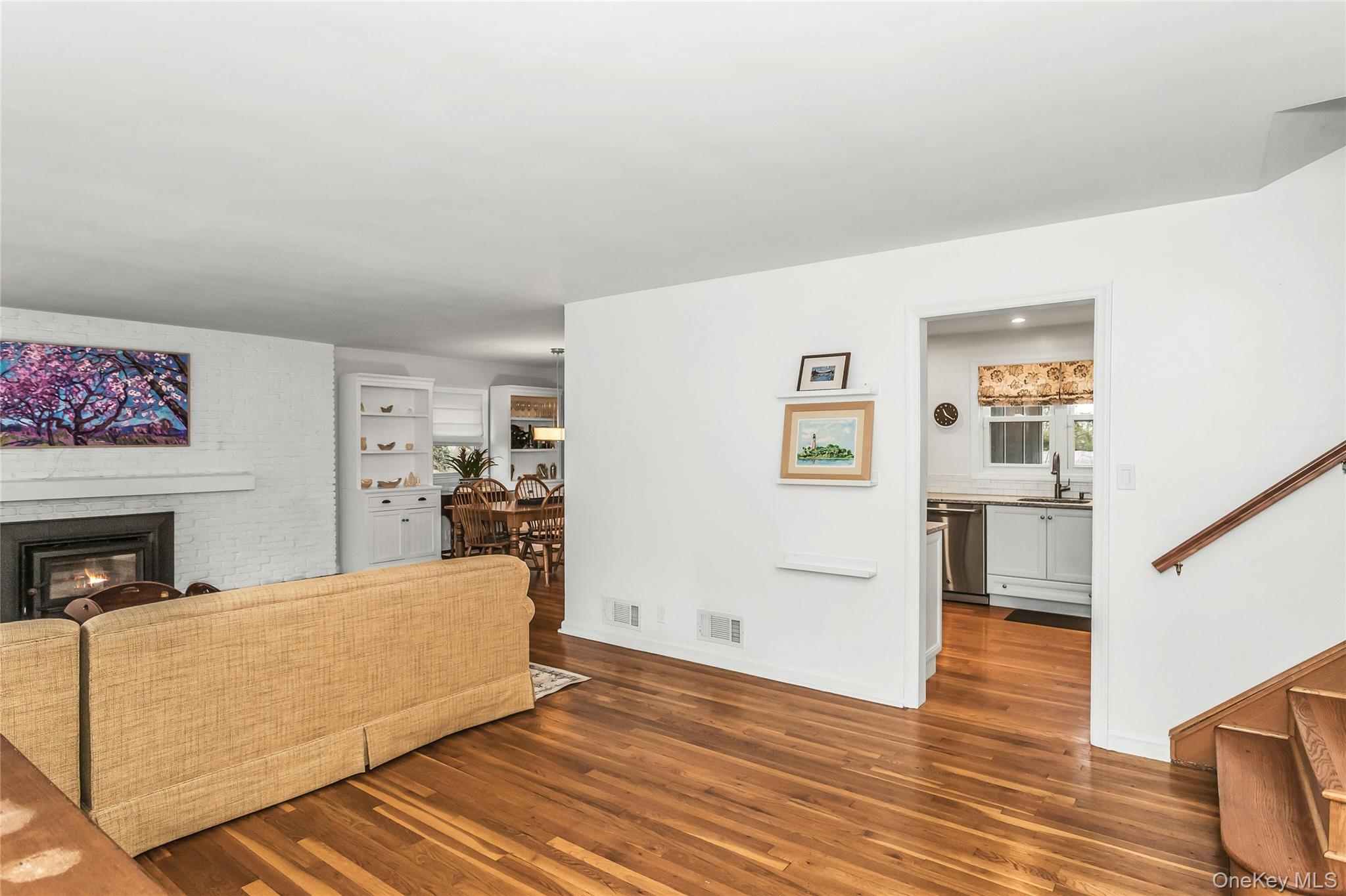 #4 photo, 16 Cliff Way, Port Washington , NY 11050