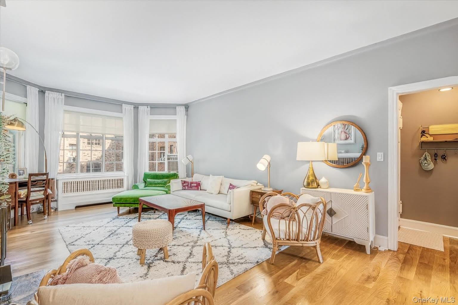 #3 photo, 38-30 Douglaston Parkway, كوينز Douglaston , NY 11363