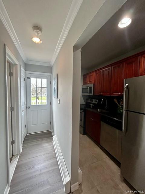 #3 photo, 184 Hallock Road, سوفولك Lake Grove , NY 11755