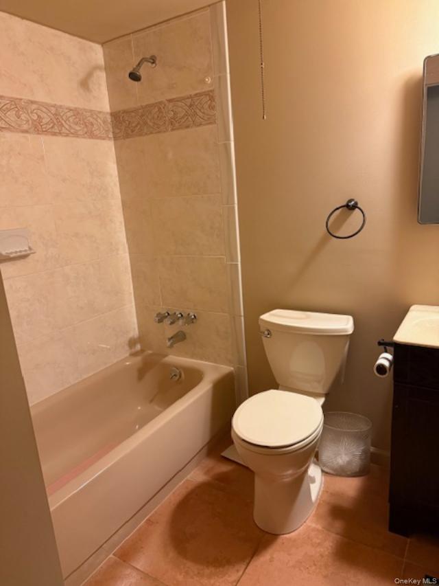 #10 photo, 5431 Expressway Drive, Holtsville , NY 11742