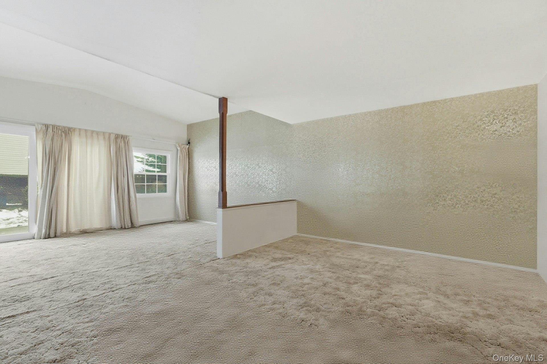 #14 photo, 5431 Expressway Drive, Holtsville , NY 11742