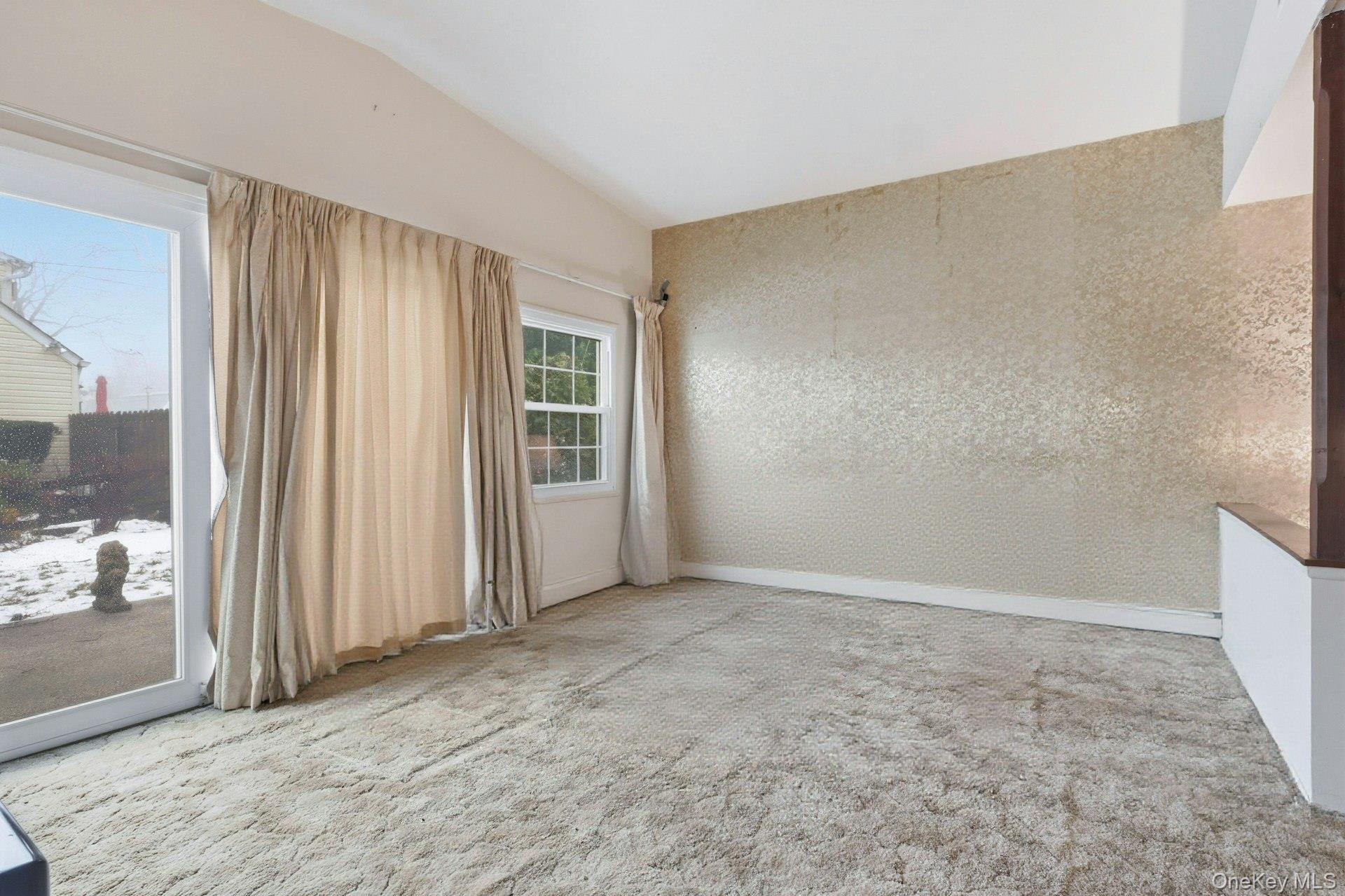 #16 photo, 5431 Expressway Drive, Holtsville , NY 11742