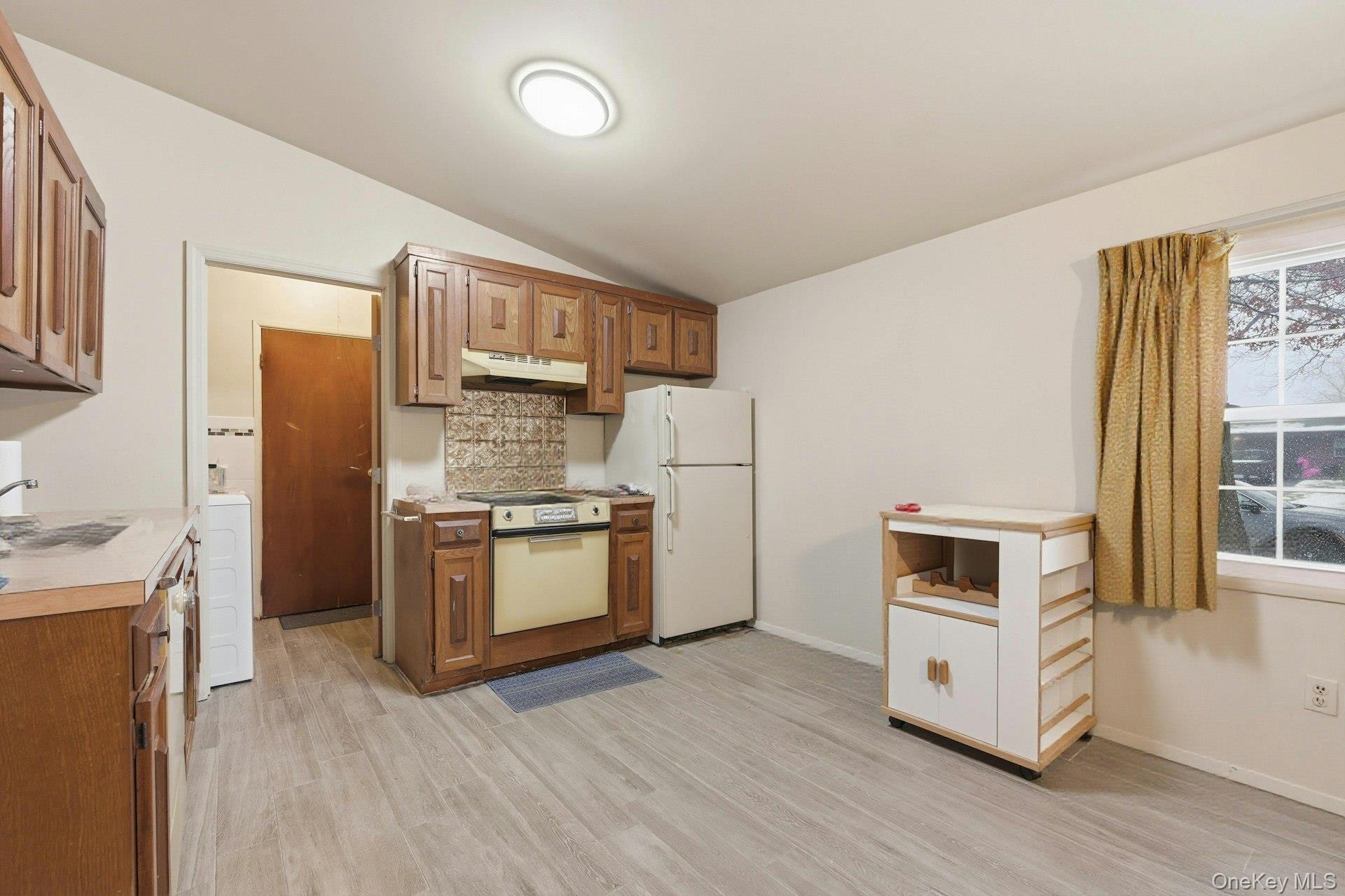 #18 photo, 5431 Expressway Drive, Holtsville , NY 11742