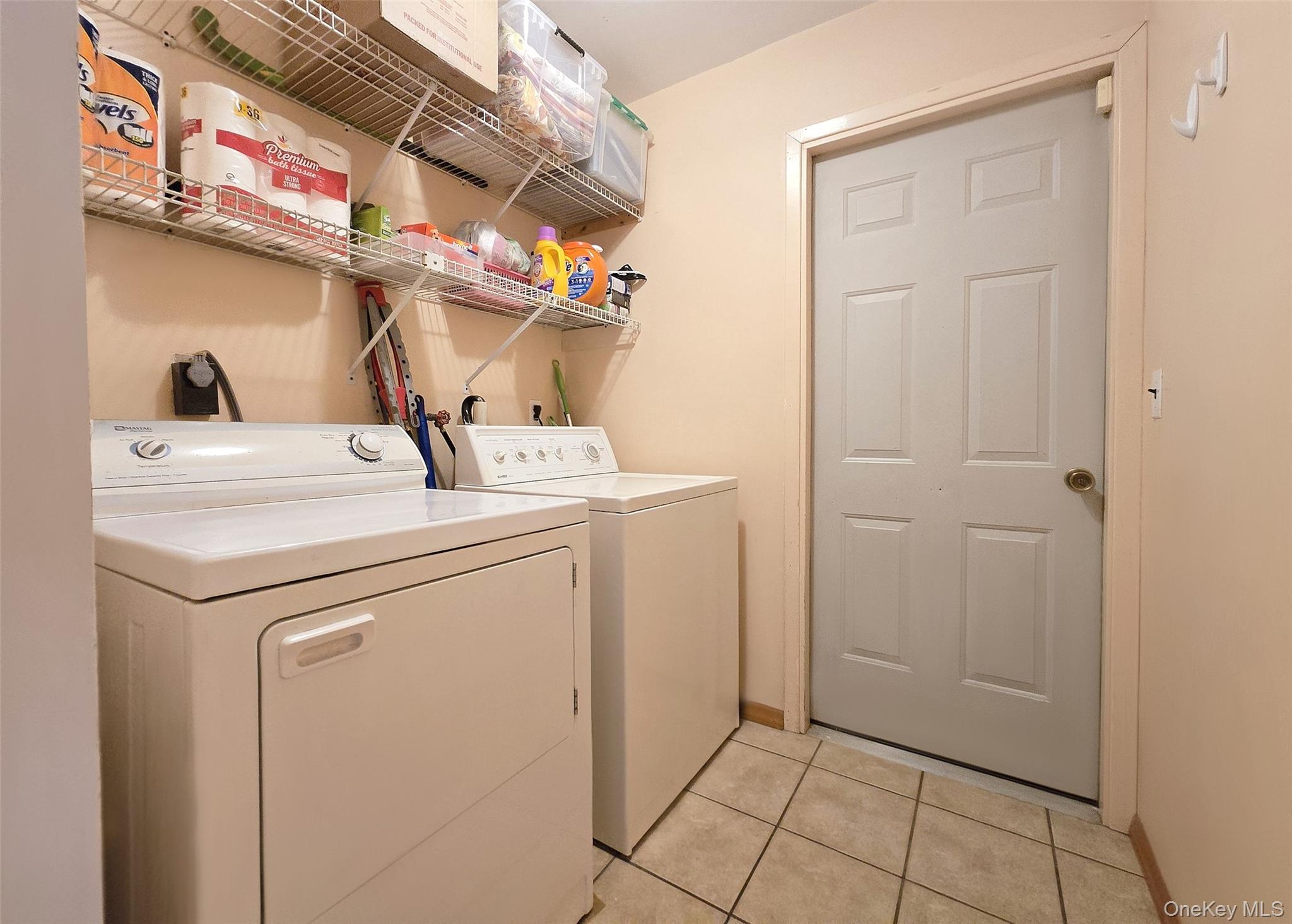 #13 photo, 14 Avenue C, सफ़ोक काउंटी Holbrook , NY 11741