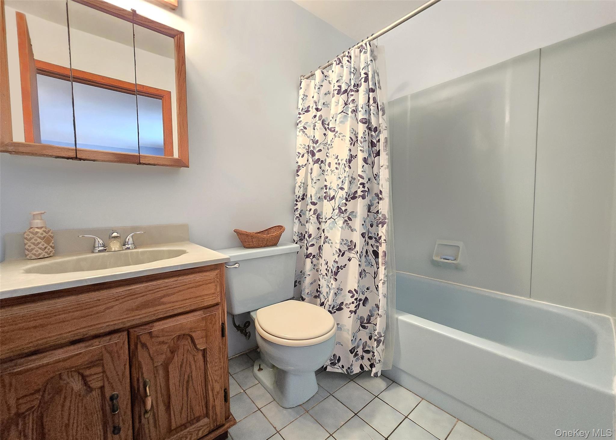 #14 photo, 14 Avenue C, सफ़ोक काउंटी Holbrook , NY 11741