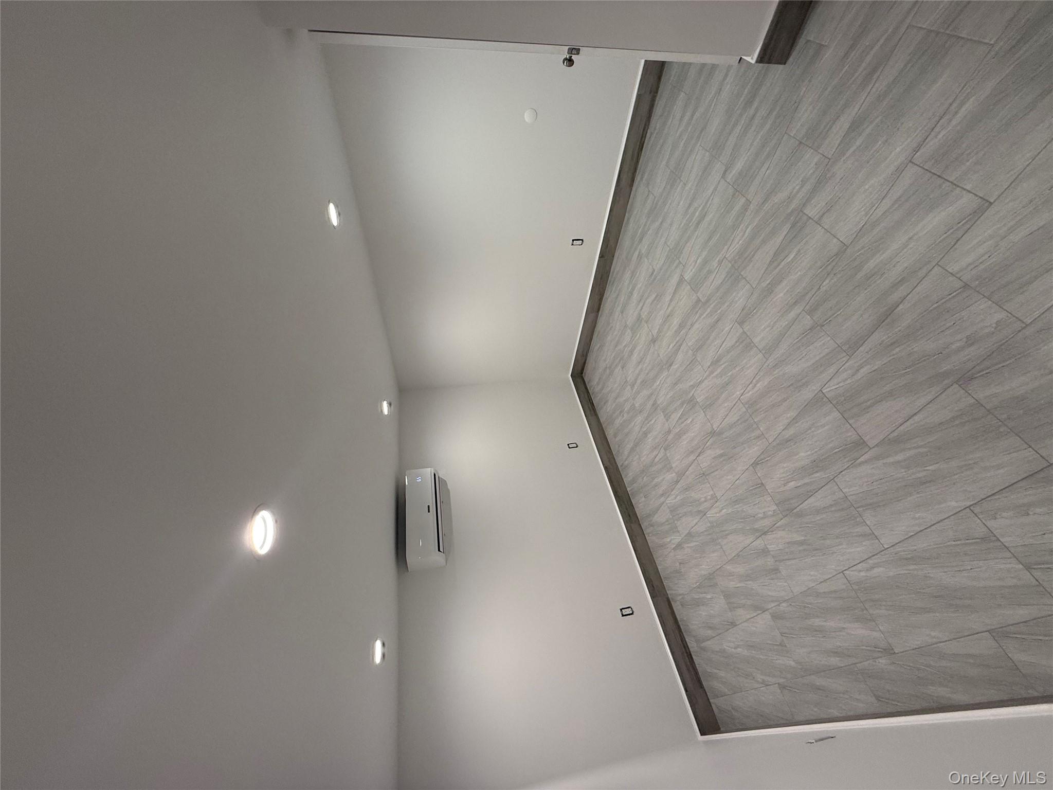 #3 photo, 174 Whittier Avenue, سوفولك Babylon , NY 11703