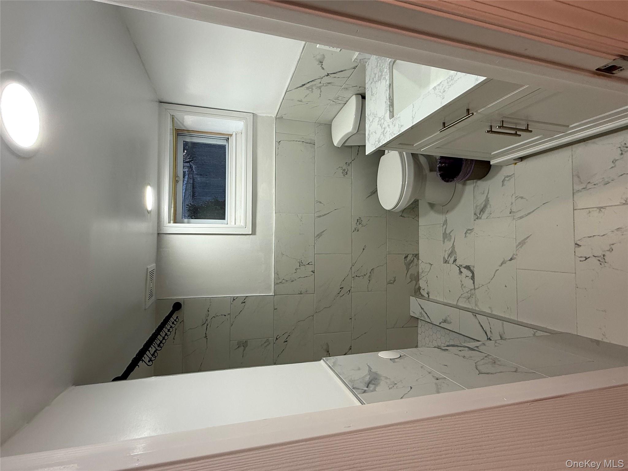 #5 photo, 174 Whittier Avenue, سوفولك Babylon , NY 11703