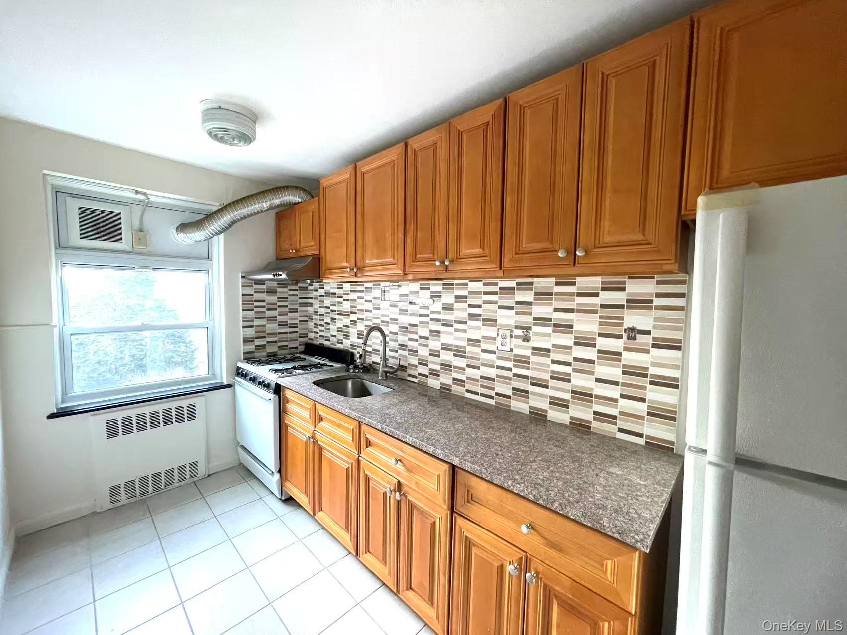 #6 photo, 147-37 38th Avenue, Flushing , NY 11354