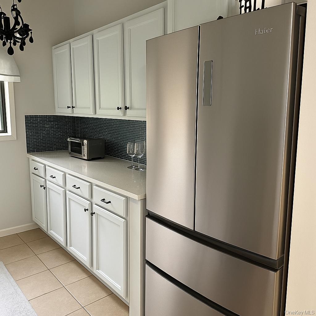 #2 photo, 13 Pinebrook Place, 롱 아일랜드 Bay Shore , NY 11706