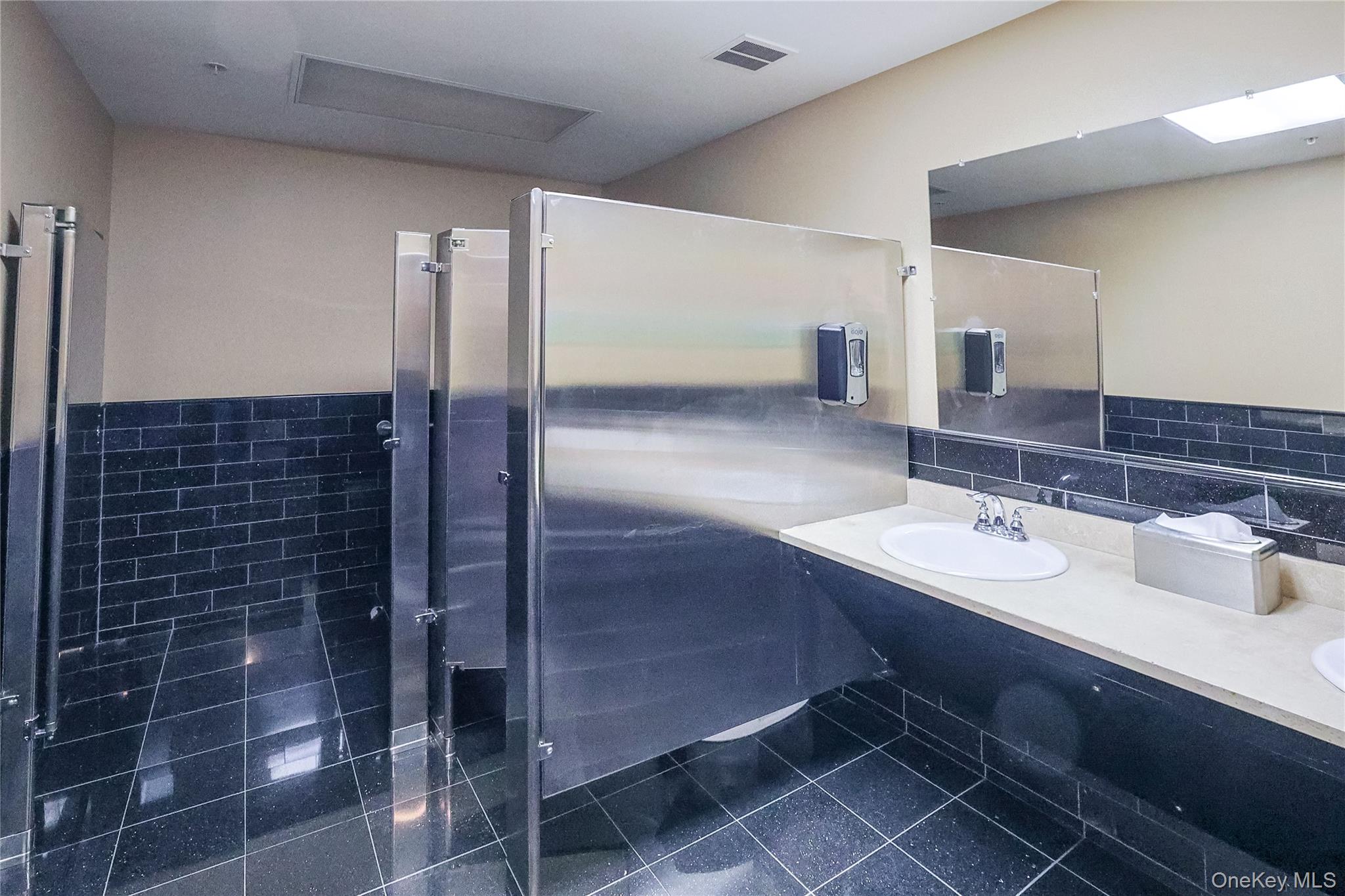 #13 photo, 36 Cottage Street, Poughkeepsie , NY 12601