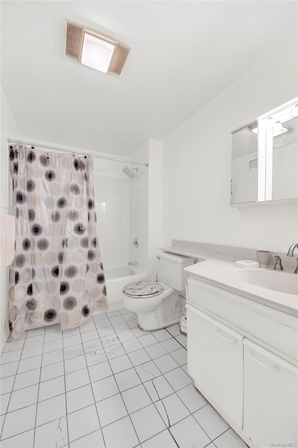 #17 photo, 1376 Midland Avenue, برونكس Bronxville , NY 10708