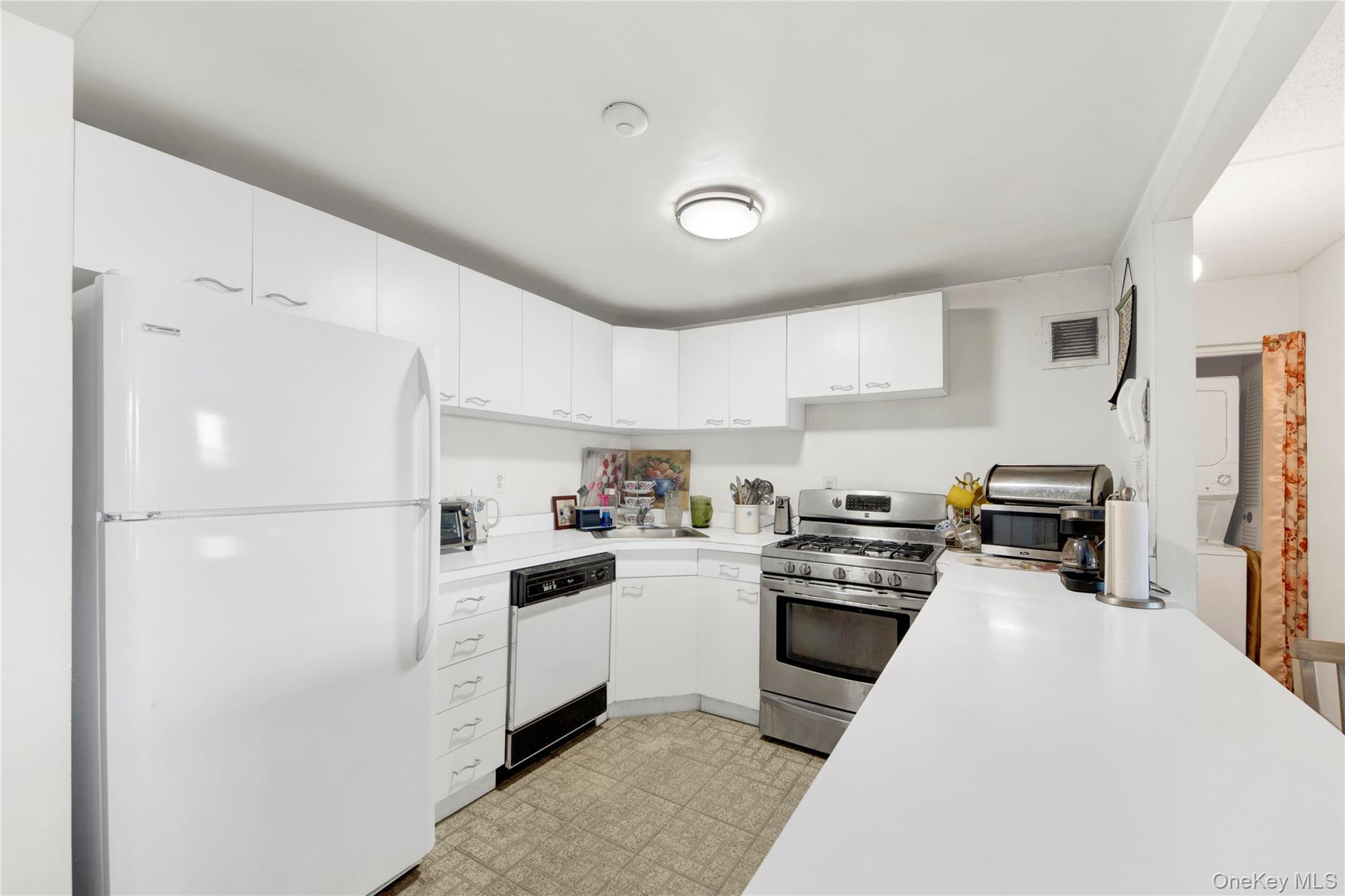 #7 photo, 1376 Midland Avenue, برونكس Bronxville , NY 10708