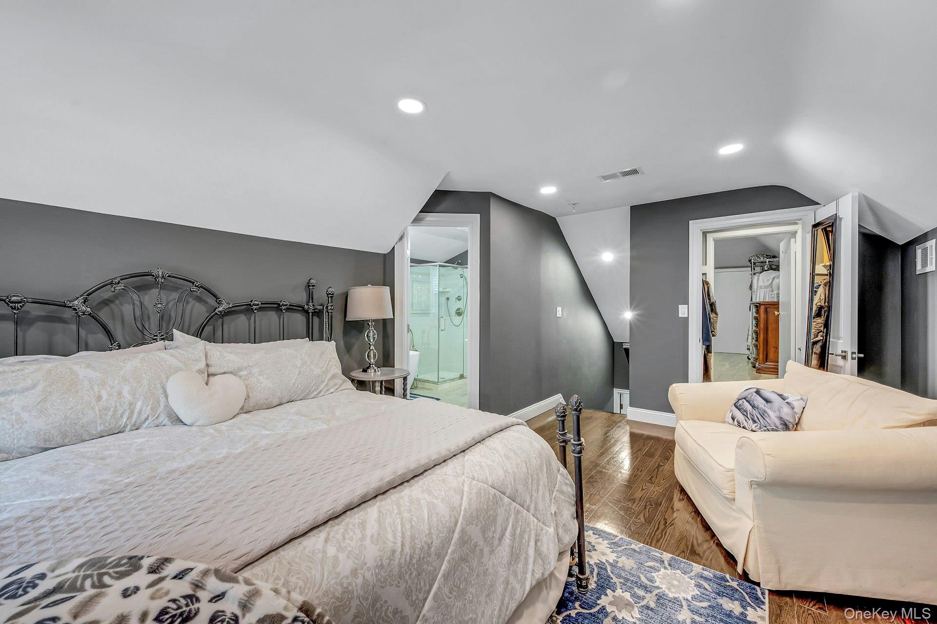 #19 photo, 155 Hilburn Road, Eastchester , NY 10583