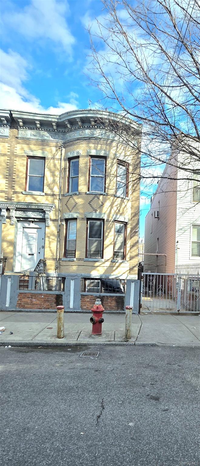 #2 photo, 145 Highland Place, Brooklyn , NY 11208