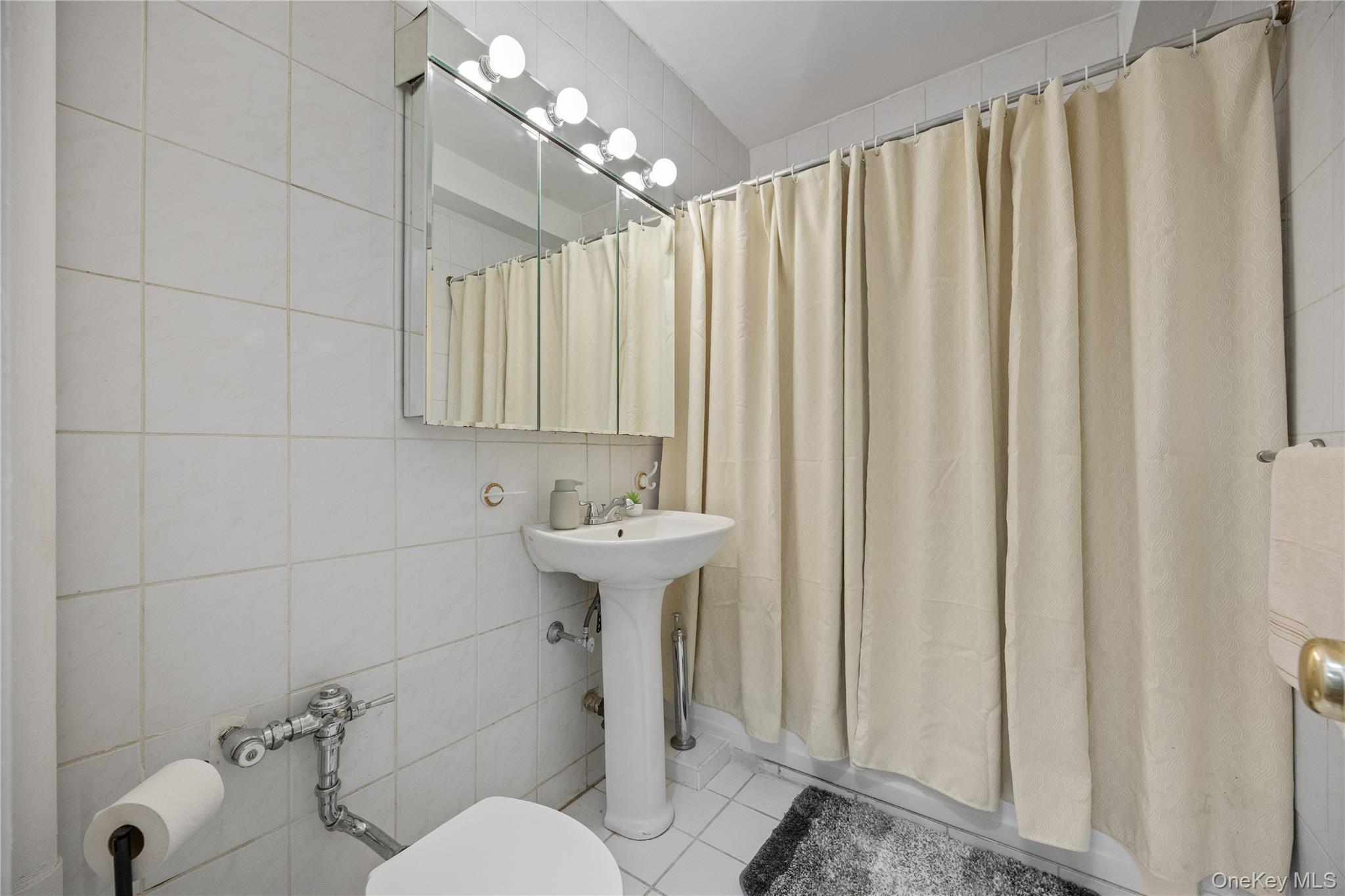 #11 photo, 35-35 75th Street, Jackson Heights , NY 11372