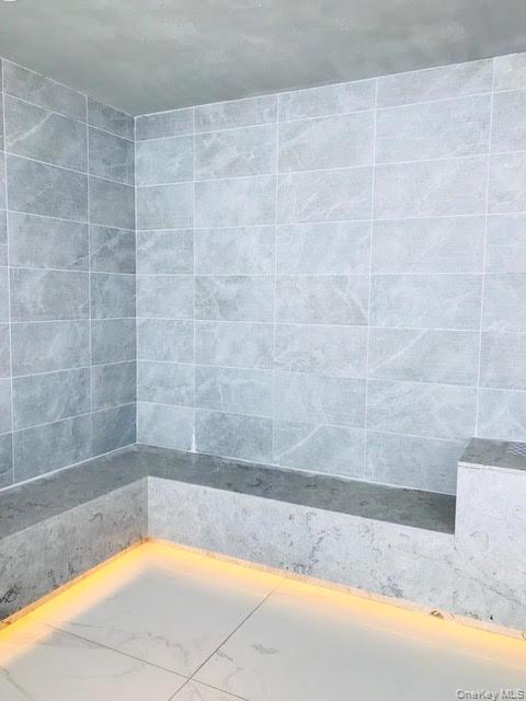 #11 photo, 131-01 40 Road, कुईंस Flushing , NY 11354