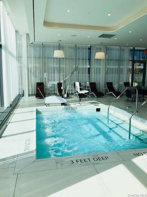 #12 photo, 131-01 40 Road, कुईंस Flushing , NY 11354