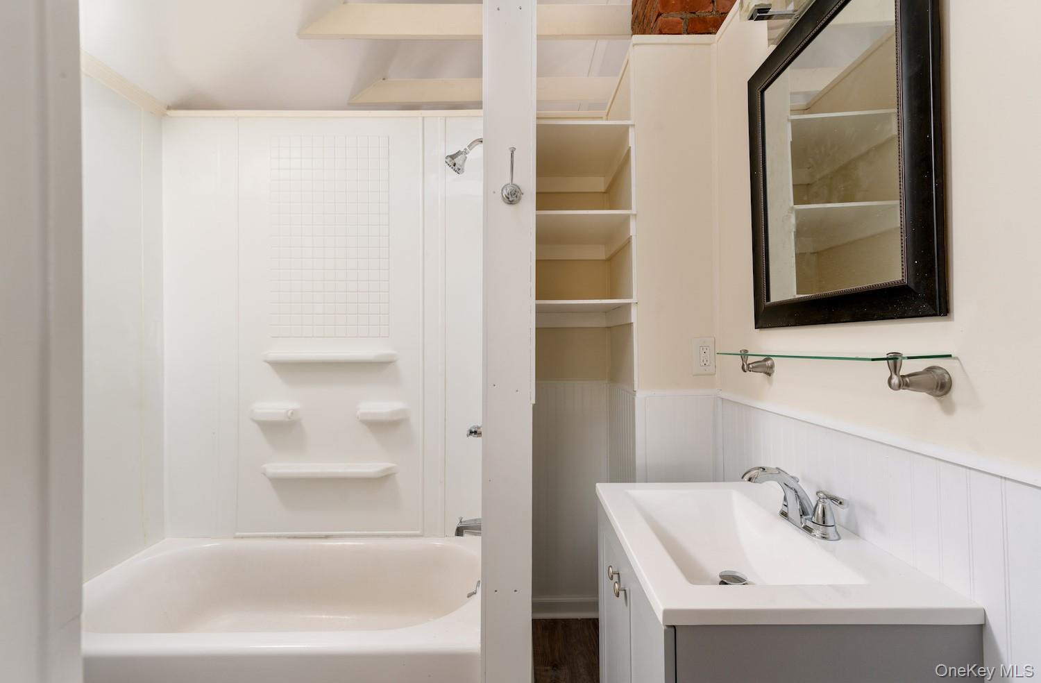 #13 photo, 396 Reeves Avenue, 东长岛 Riverhead , NY 11901