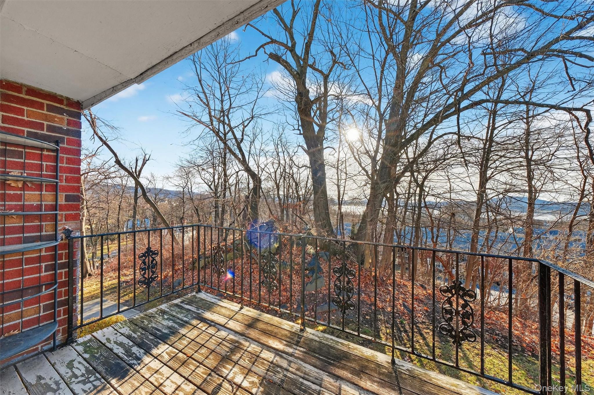 #5 photo, 4 Colonial Road, Beacon , NY 12508