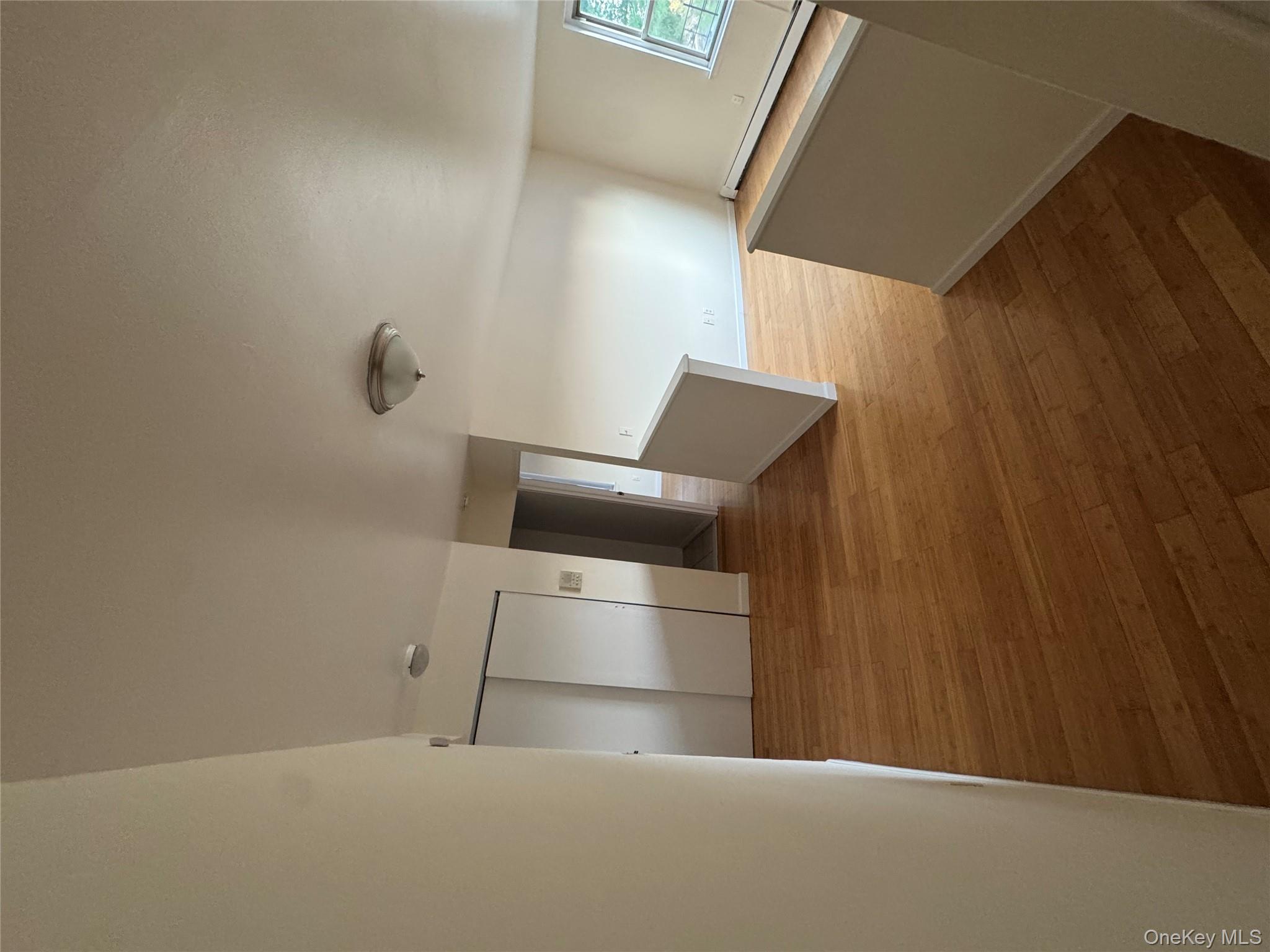 #4 photo, 199 Hoover Road, Yonkers , NY 10710