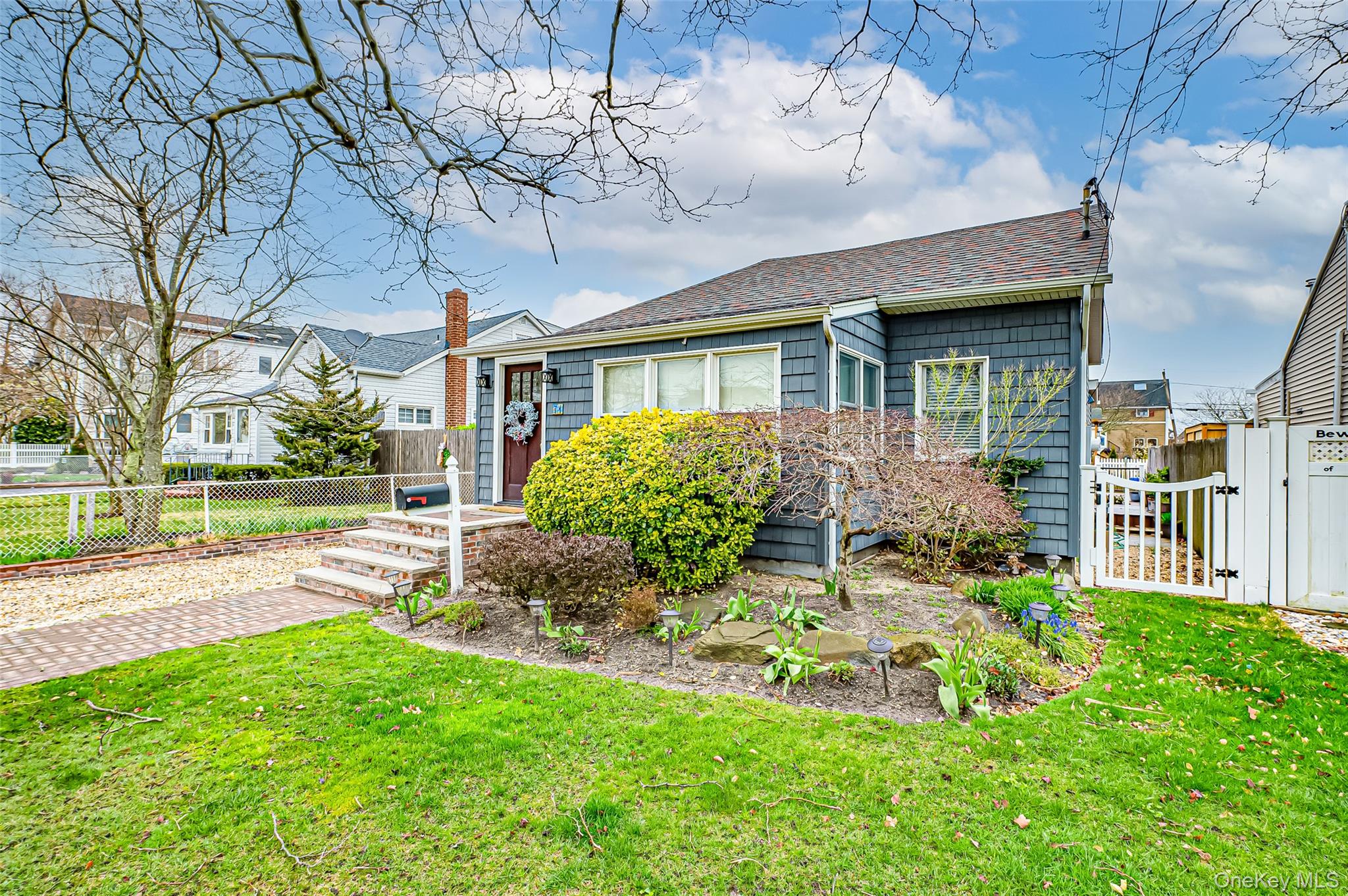 #1 photo, 71 S Bay Drive, سوفولك Babylon , NY 11702