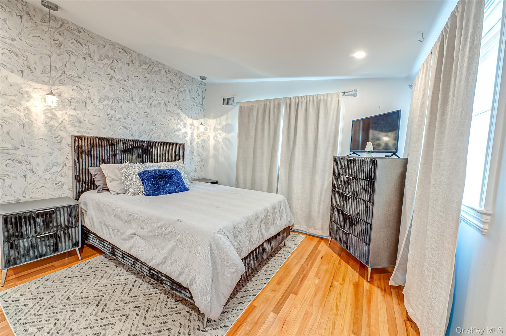 #11 photo, 71 S Bay Drive, سوفولك Babylon , NY 11702