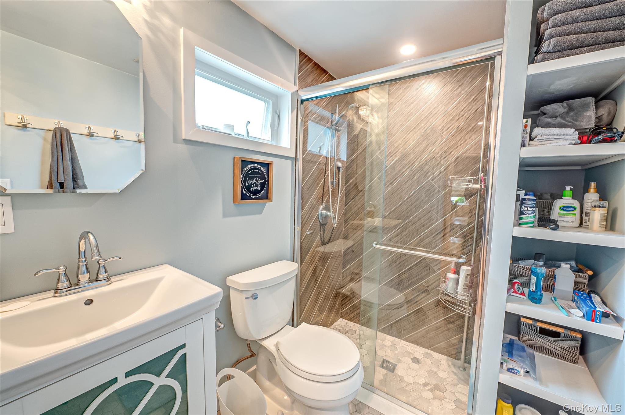 #12 photo, 71 S Bay Drive, سوفولك Babylon , NY 11702