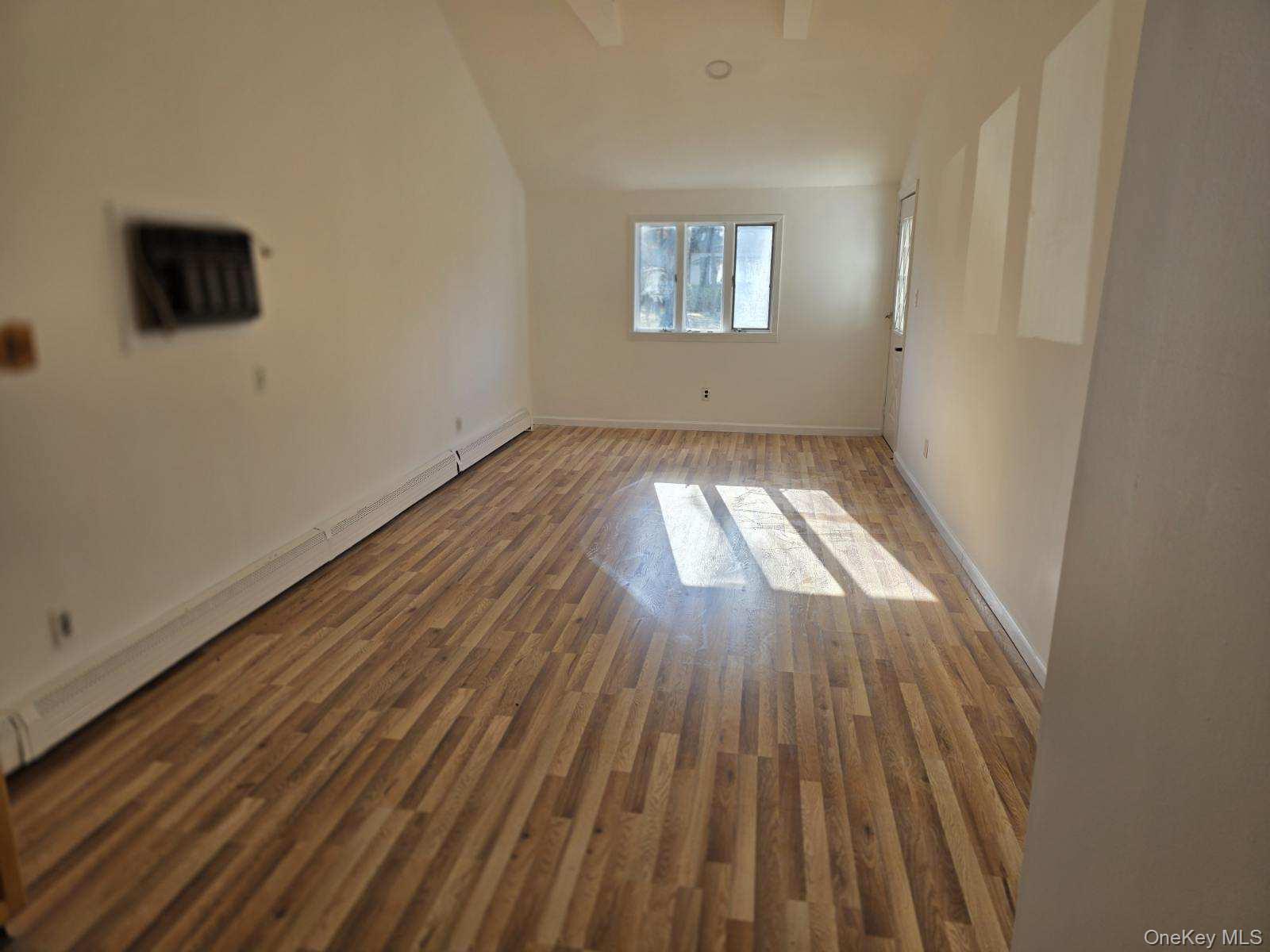 #16 photo, 125 Greenwood Drive, מחוז סאפוק North Babylon , NY 11703