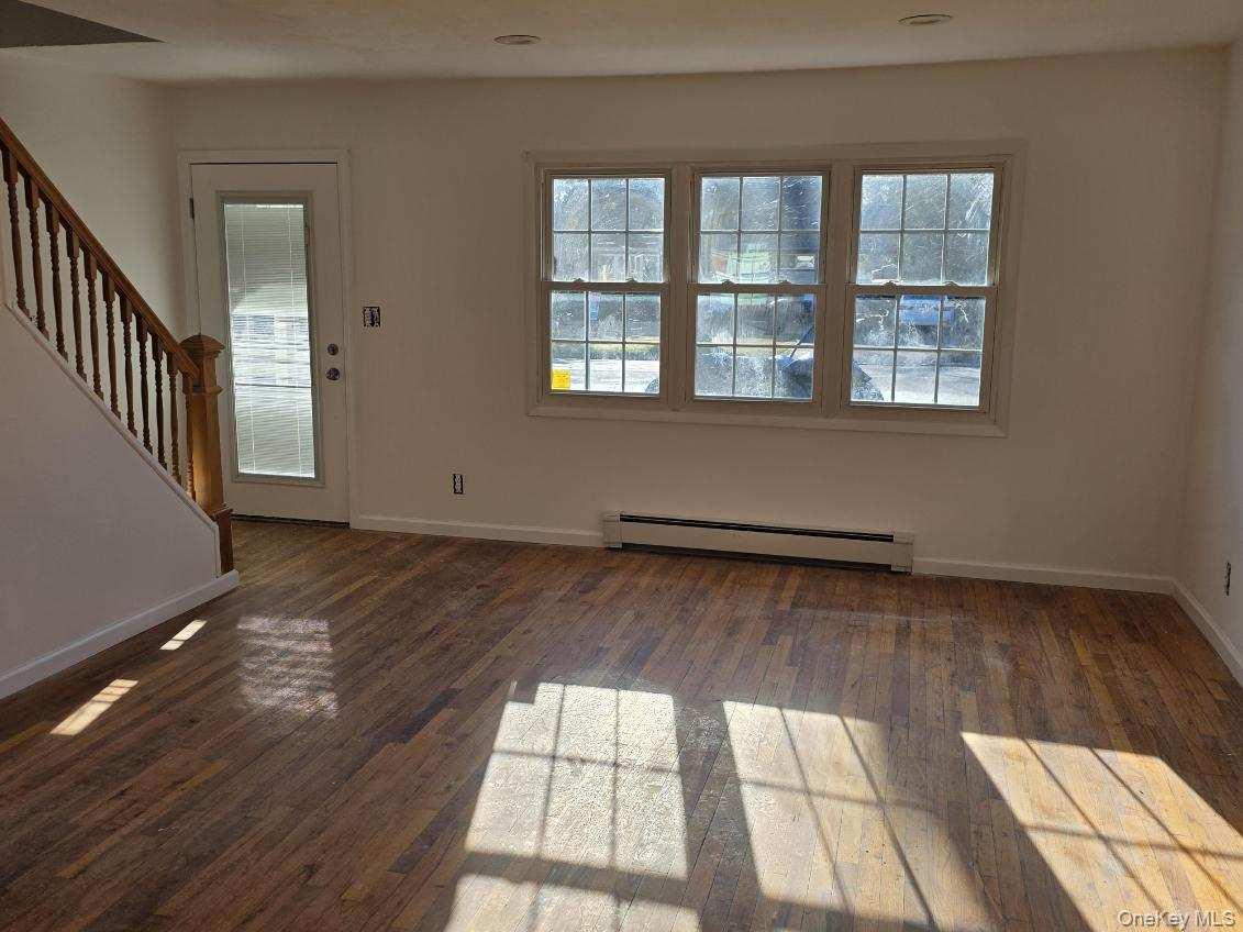 #3 photo, 125 Greenwood Drive, מחוז סאפוק North Babylon , NY 11703